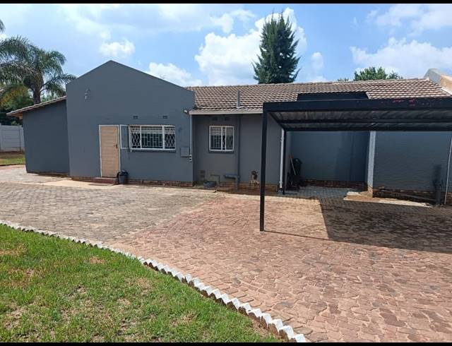 3 BEDROOM PROPERTY TO RENT IN BROMHOF